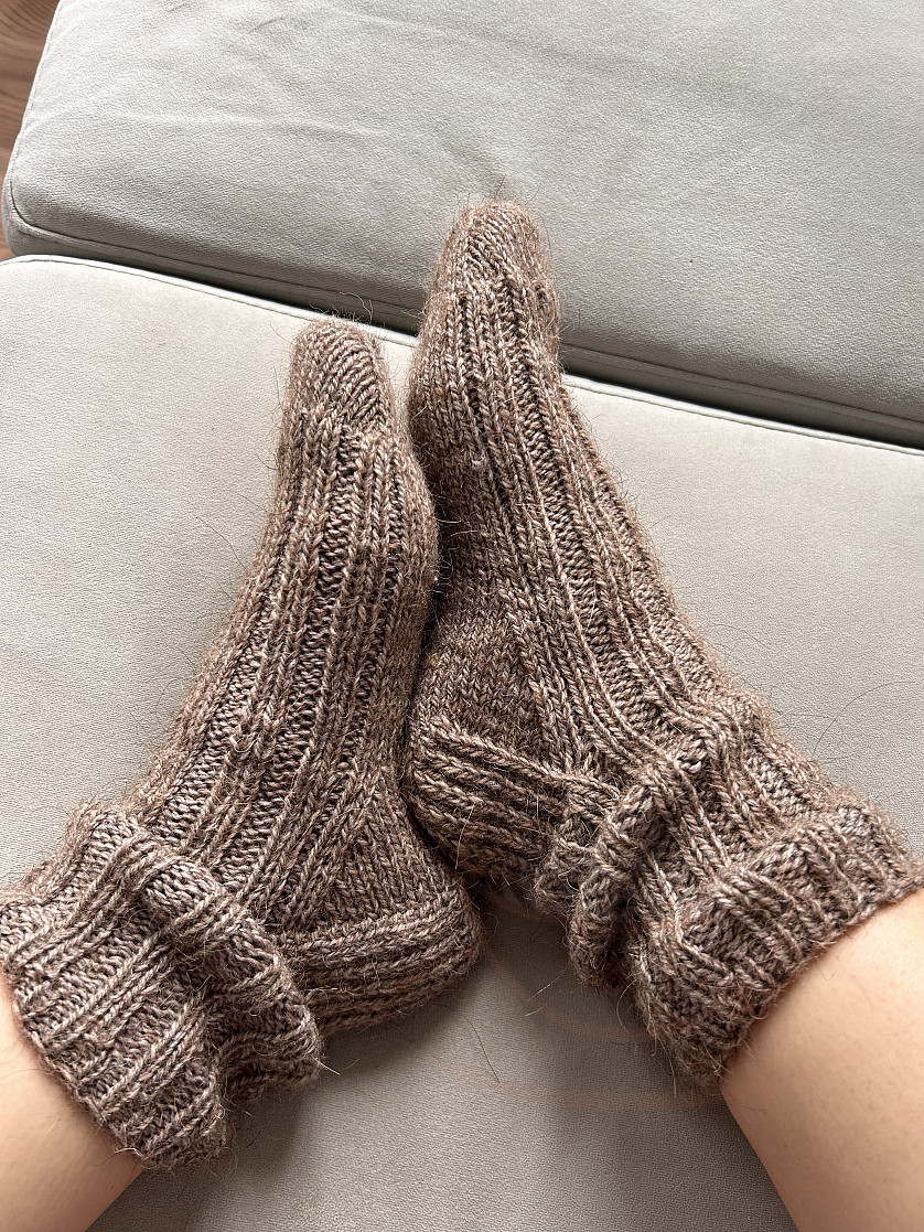 Basic cold weather home wool socks изображение 2